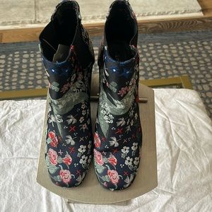 Indigo Rein ankle boots
